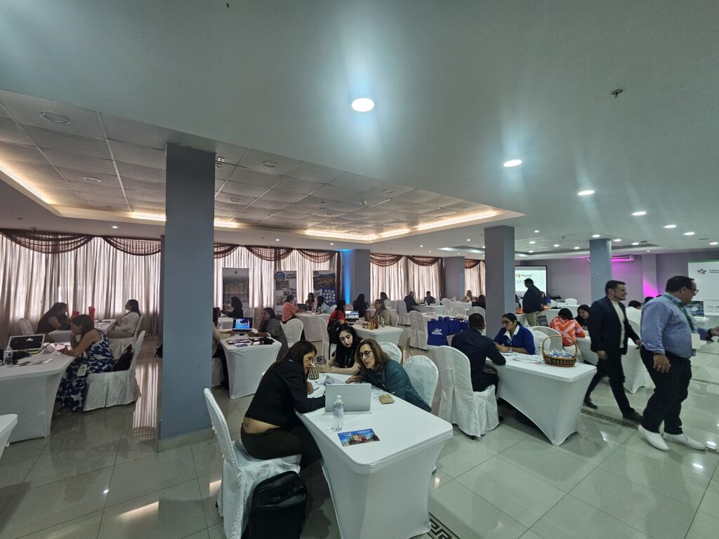 Rodada de negócios entre fornecedores e operadoras de viagem começou no Panamá TM; veja fotos Rodada de negócios entre fornecedores e operadoras de viagem começou no Panamá TM; veja fotos