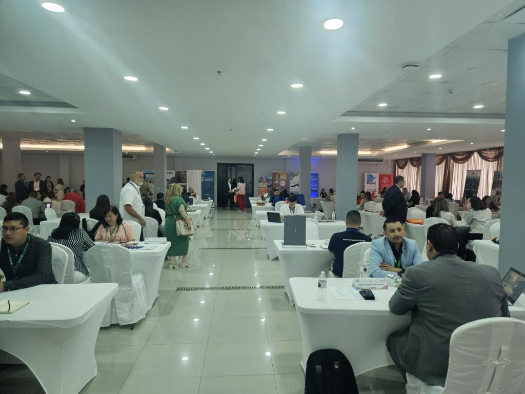 Rodada de negócios entre fornecedores e operadoras de viagem começou no Panamá TM; veja fotos Rodada de negócios entre fornecedores e operadoras de viagem começou no Panamá TM; veja fotos