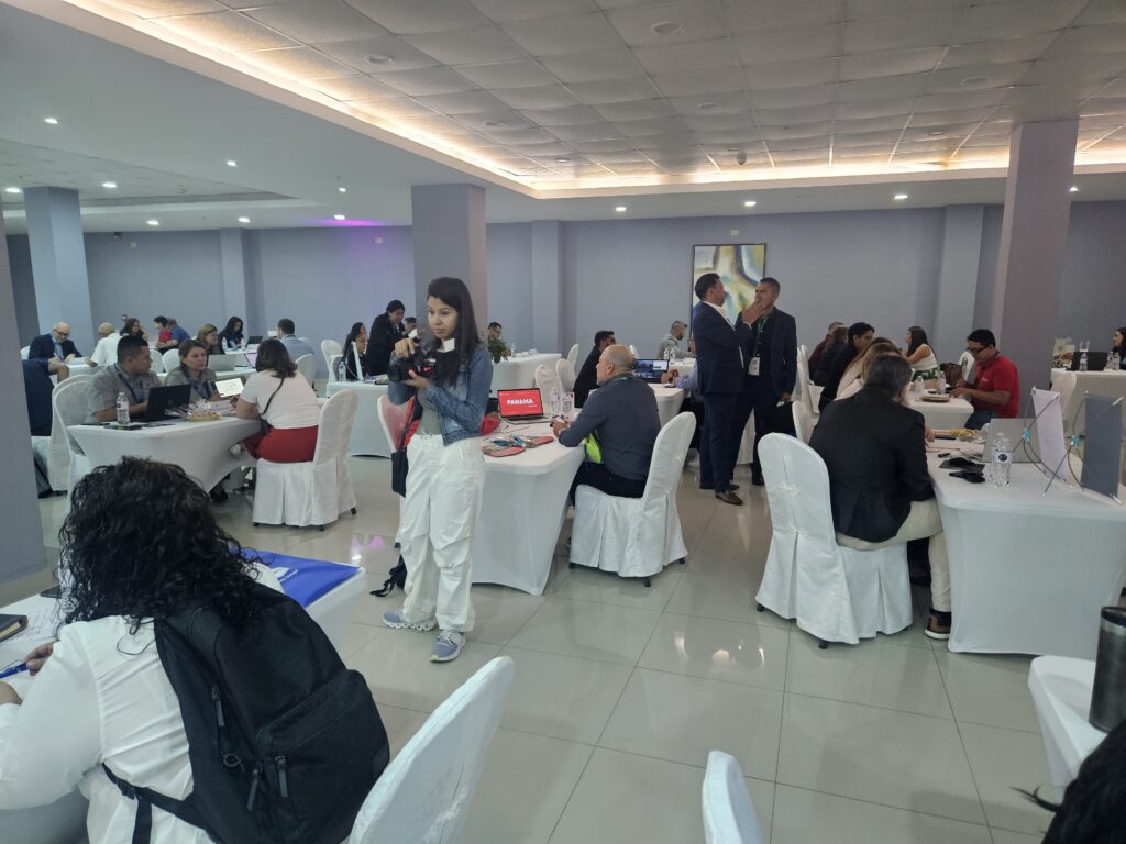 Rodada de negócios entre fornecedores e operadoras de viagem começou no Panamá TM; veja fotos Rodada de negócios entre fornecedores e operadoras de viagem começou no Panamá TM; veja fotos