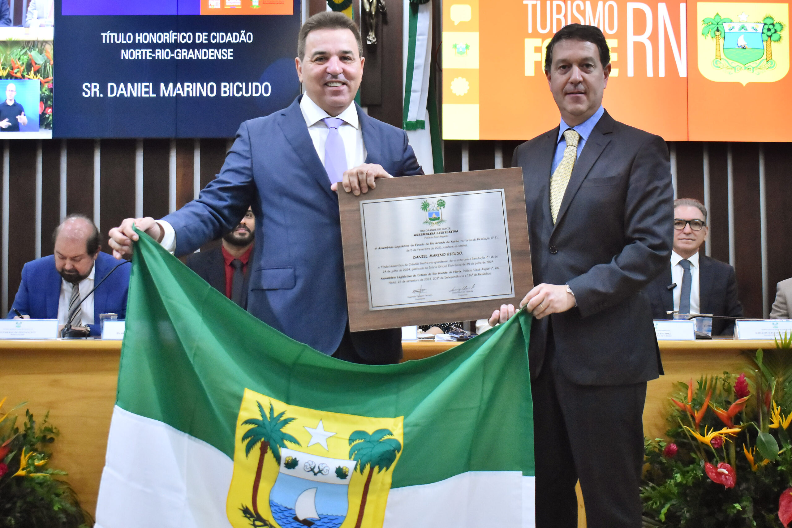 Diretor da Azul Viagens recebe título de cidadão potiguar por contribuições ao Turismo 1 24.09 daniel bicudo azul cidadao potiguar credito ALRN 1 scaled Diretor da Azul Viagens recebe título de cidadão potiguar por contribuições ao Turismo