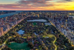 A lista definiu outros 19 destinos considerando experiência, popularidade e preços (Reprodução:Renny Tours) Central Park