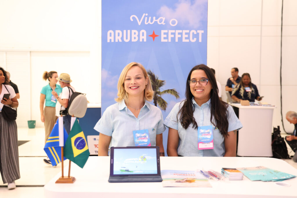 Alessandra Cardoso e Bárbara Santos, do Turismo de Aruba
