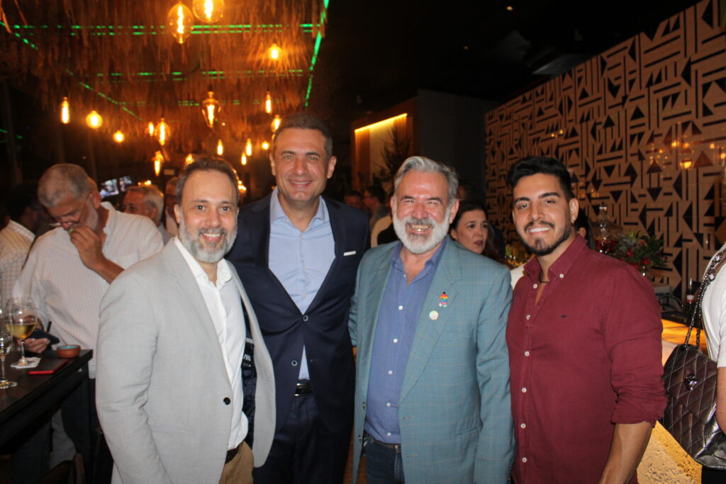 Alex Bernardes, da LGBT Turismo Expo, Carlos Antunes, da TAP, Clóvis Casemiro, da IGLTA e Átila Paixão, da PX Turismo