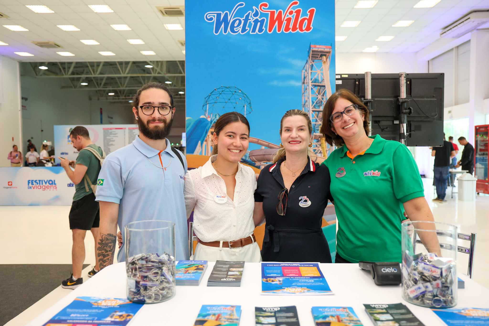 Álvaro Martho, Leandro Oliveira, Graziela Solis e Flávia Oliveira, do Wet’n Wild Álvaro Martho, Leandro Oliveira, Graziela Solis e Flávia Oliveira, do Wet’n Wild