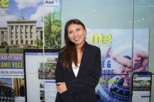 Ana Carla Lopes, secretária executiva do Ministério do Turismo, conta ao M&E a importância da participação da MTur na Abav Expo 2024 (Janaína Brito/M&E)