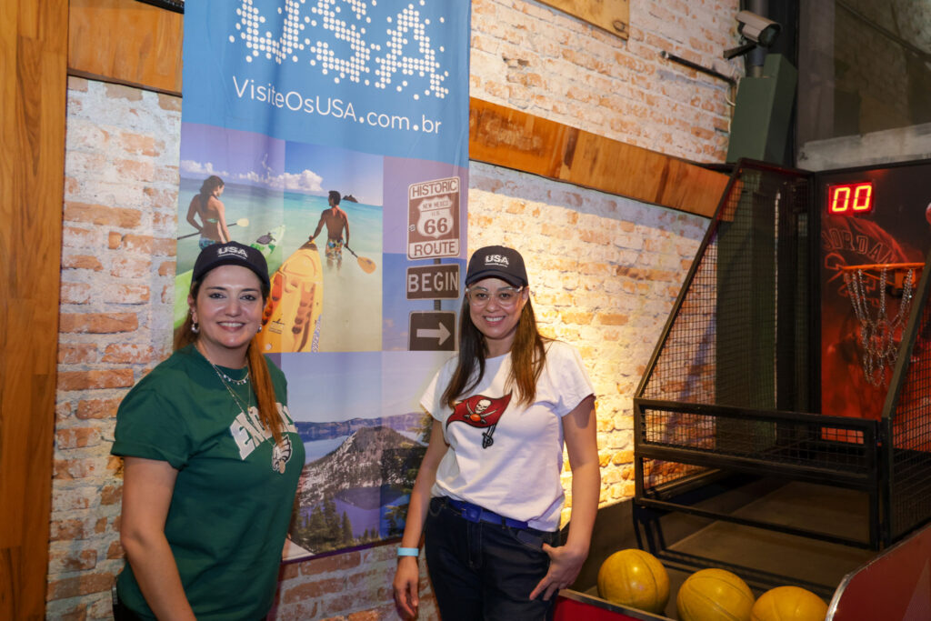 Ana Elisa Facchinato, do Brand USA e Ingrid Facchinette, do Sr. Pete Clearwater Flórida