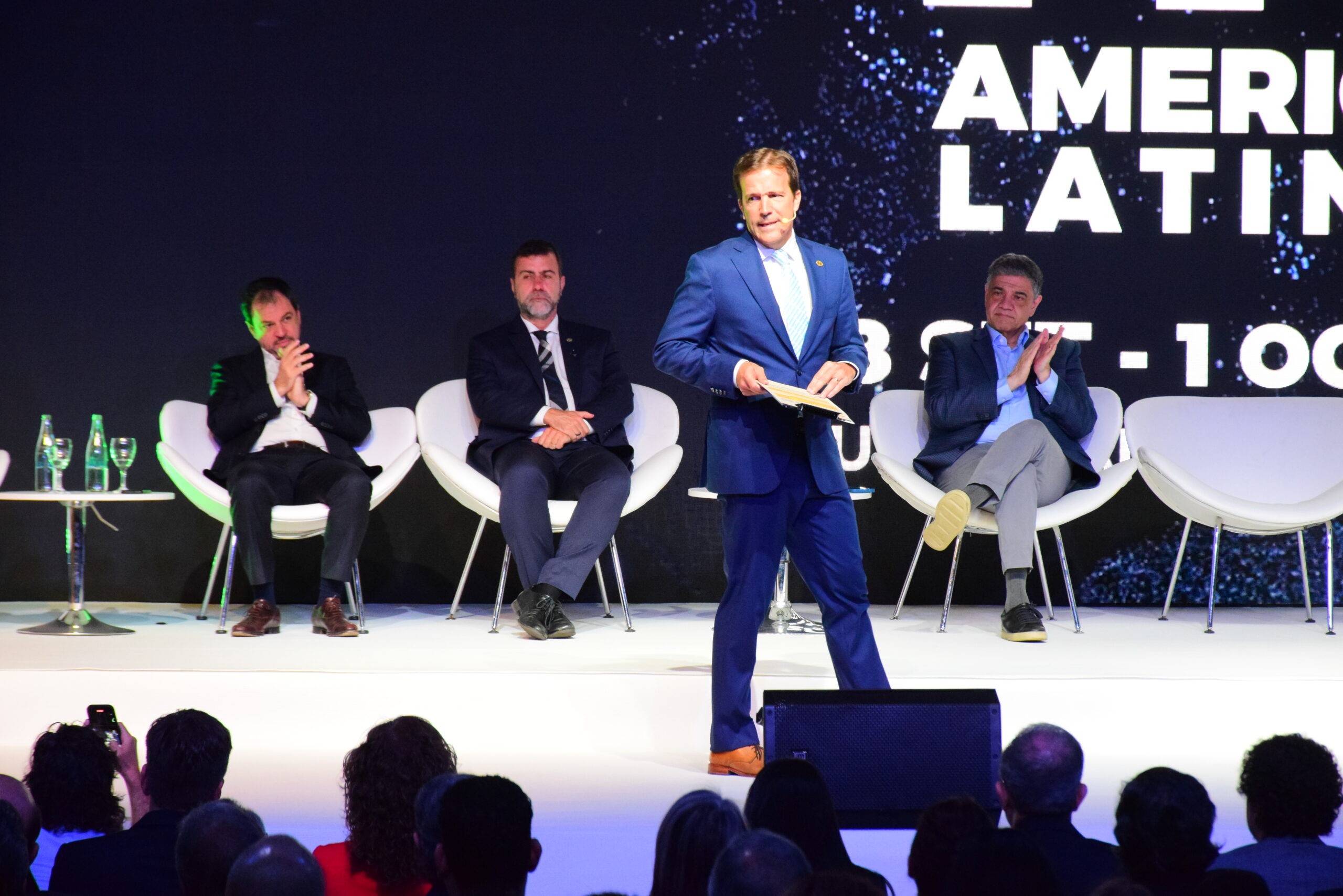 Brasil e Argentina quebrarão recorde de assentos em voos durante 2025, diz Freixo na abertura da FIT 2024 4 Andrés Deyá, presidente da FIT, durante a cerimônia de abertura da feira (Ana Azevedo/M&E)