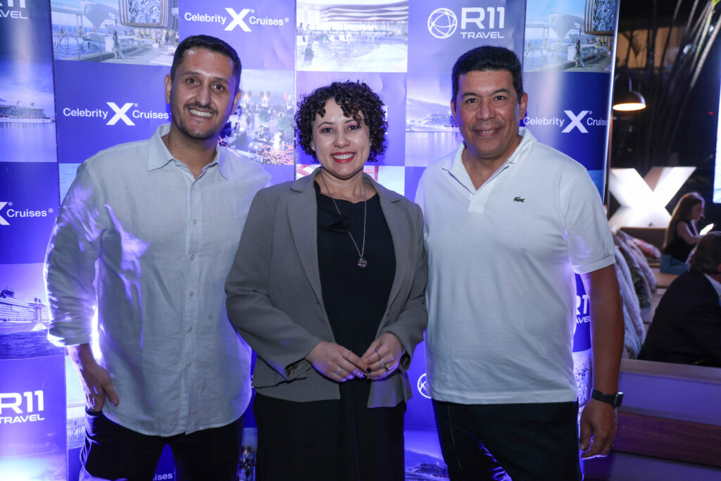 Arthur Fernando, da R11, Adriana Celestino, da Flyby e Carlos Francisco, da Diferenza Turismo