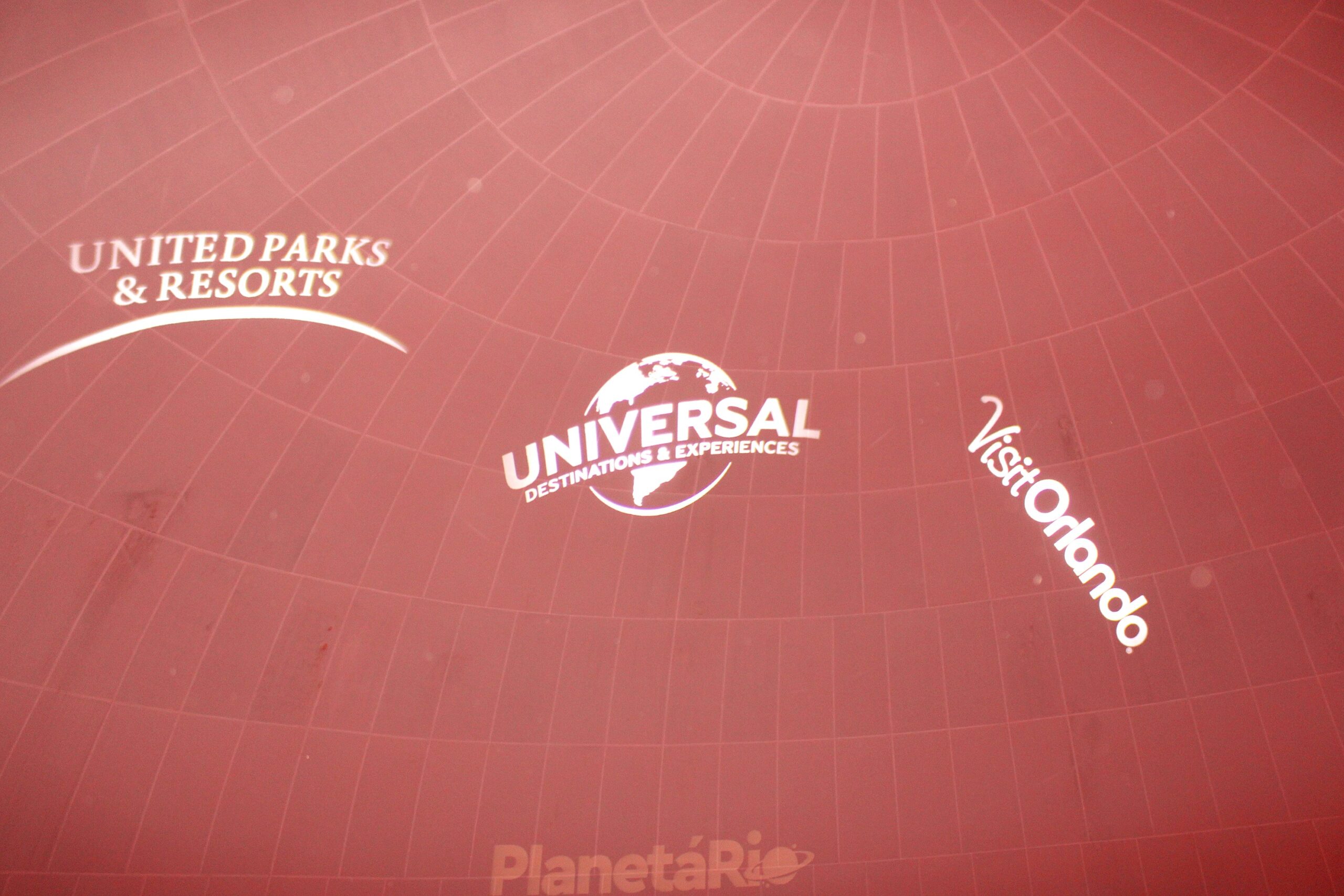 As três marcas na cúpula do Planetário Rio As três marcas na cúpula do Planetário Rio