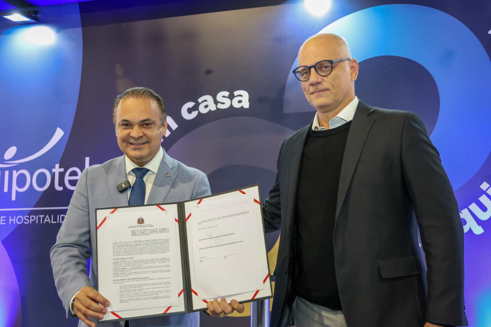 Assinatura de protocolo de intenções entre a Setur-SP, por meio do CrediturSP, o maior programa de crédito turístico do Estado de São Paulo, e a ABIH-SP Assinatura de protocolo de intenções entre a Setur-SP, por meio do CrediturSP, o maior programa de crédito turístico do Estado de São Paulo, e a ABIH-SP