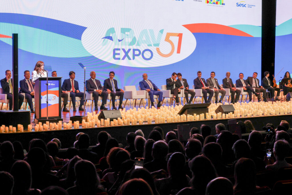 Autoridades e grandes players do turismo participaram da abertura