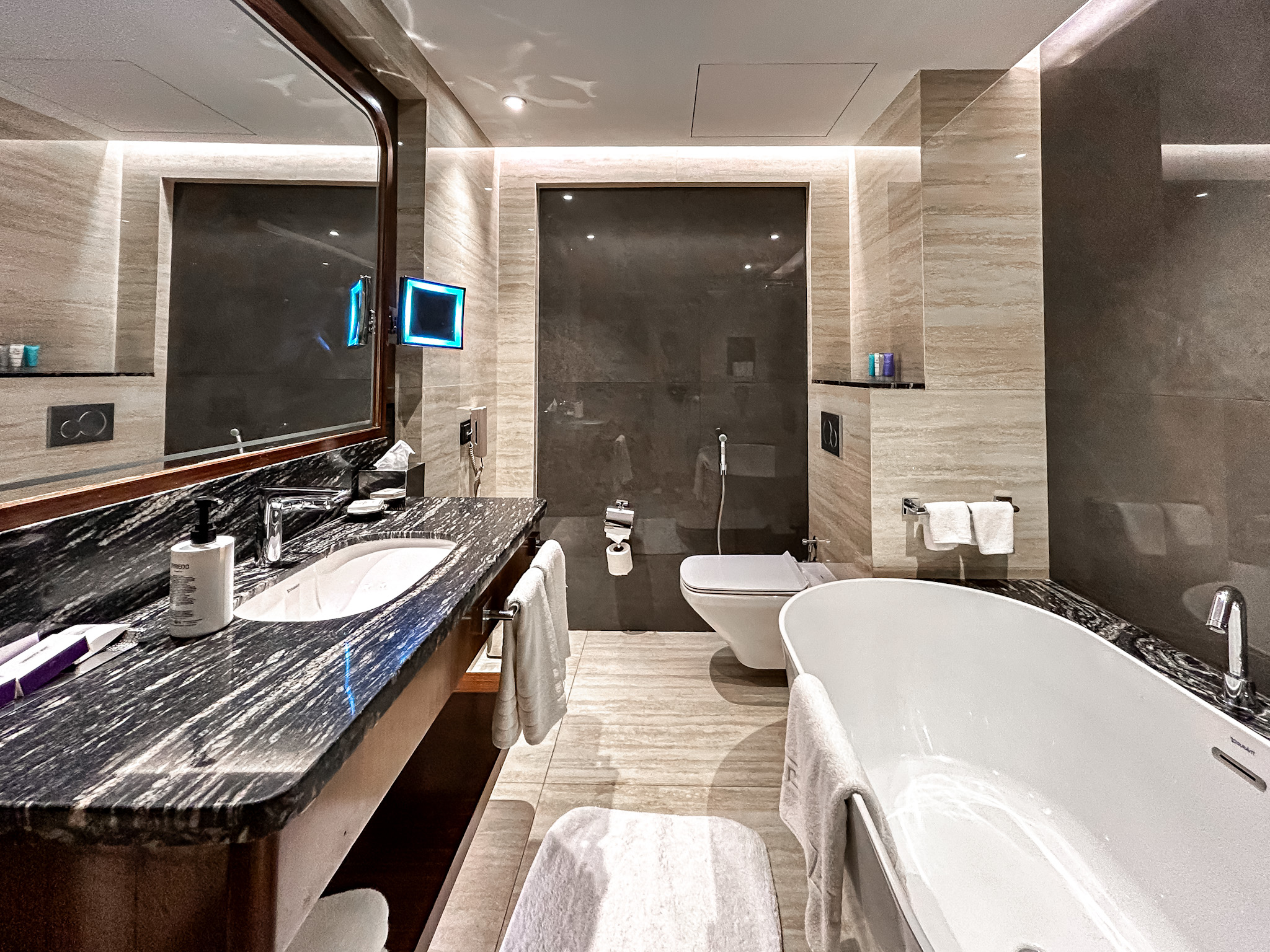 Banheiro da Conrad Nile Suite Banheiro da Conrad Nile Suite