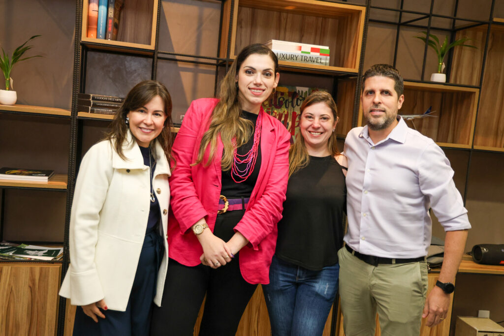 Carla Marin e Thaís Morilhas, da ITA Airways, com Soraya Romano e Daniel Castanho, da Ancoradouro