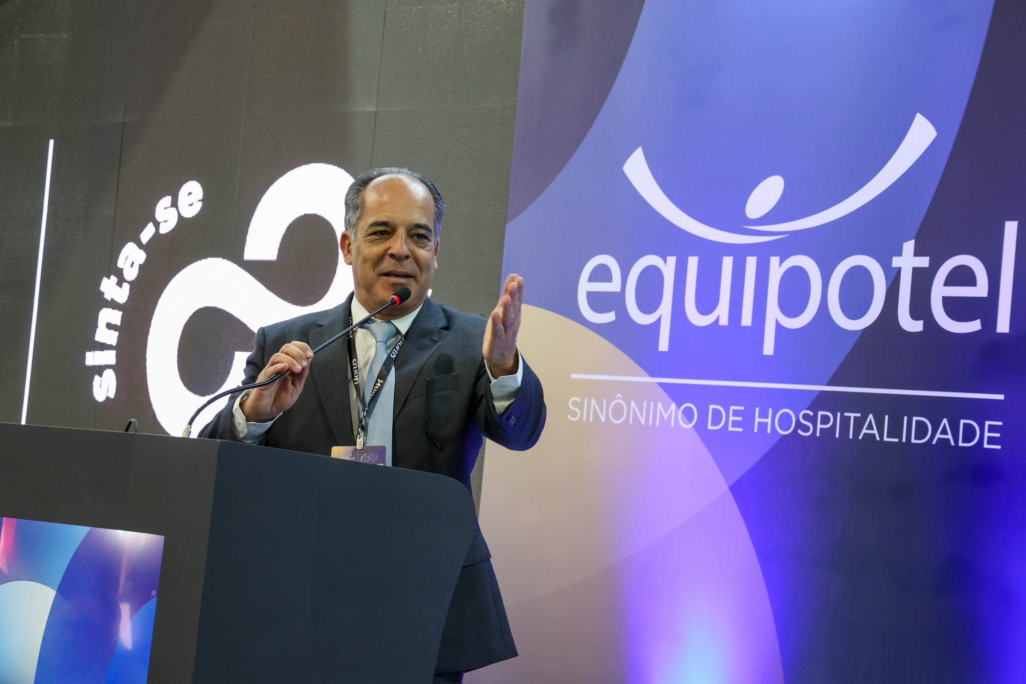 Carlos Henrique Sobral, do MTur durante abertura da Equipotel