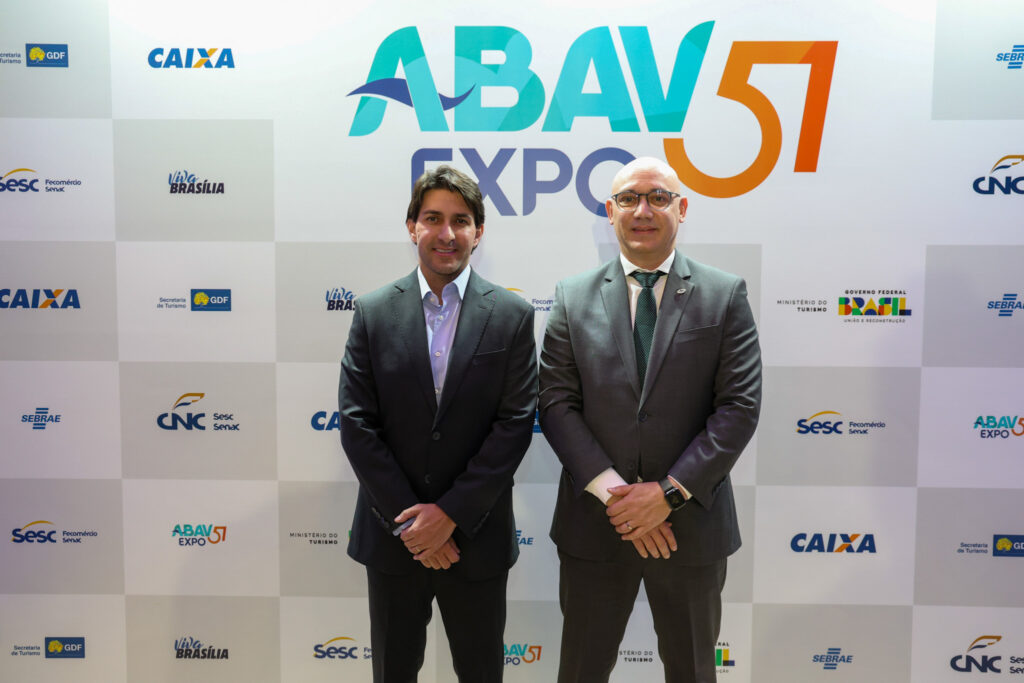 Cristiano Araújo, secretário de Turismo do DF, e Henrique Severien, da ABIH-DF