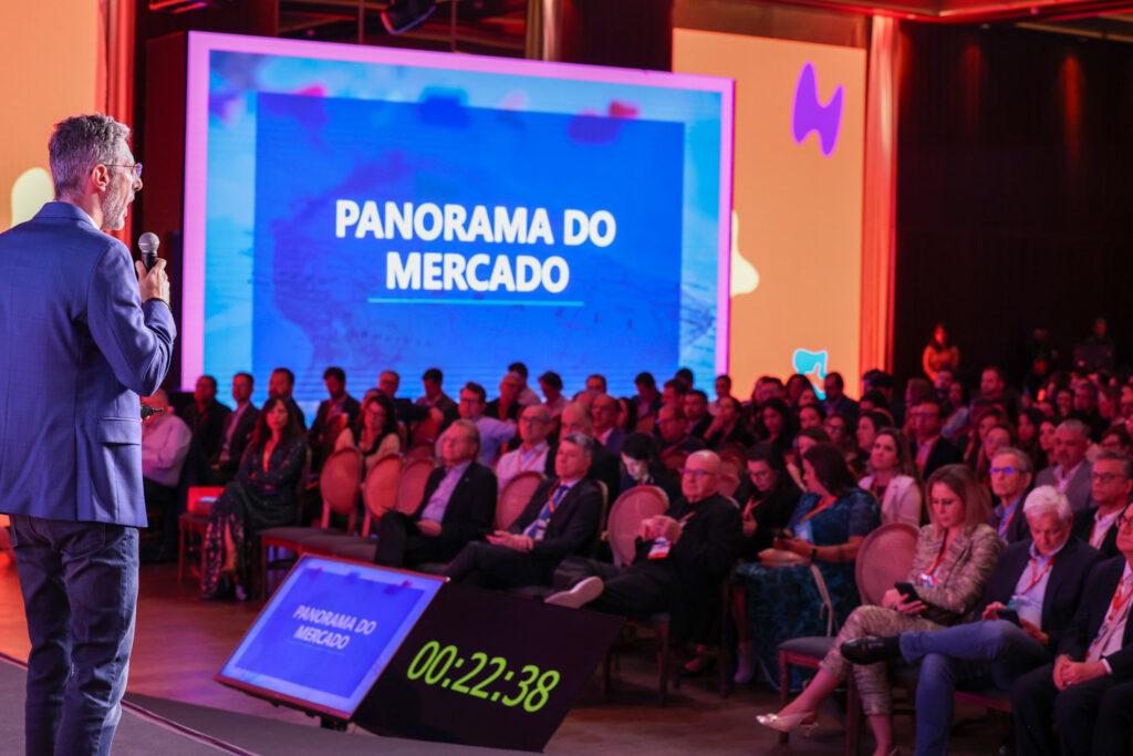 Cristiano Vasques, Sócio-diretor da HotelInvest durante o Fórum Nacional da Hotelaria