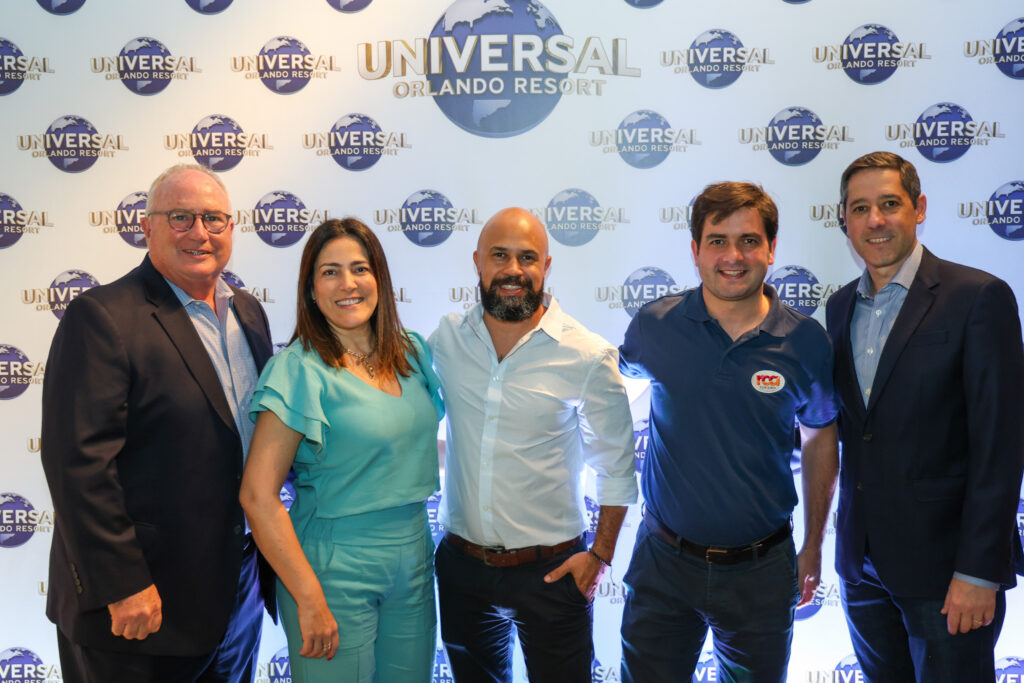 Dennis Quinn, Gabriella Cavalheiro e Marcos Paes de Barros, da Universal Destinations, com Fabiano Araújo e Fernando Nobre, da RCA