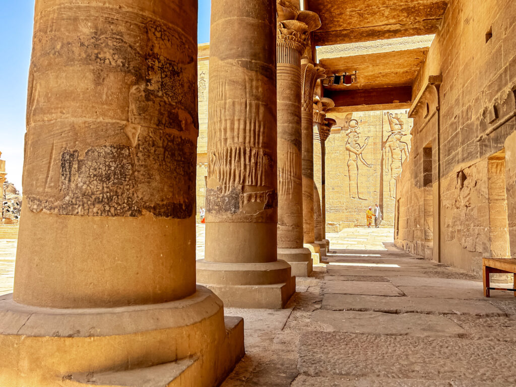 Para salvar o templo da inundação foi preciso cortá-lo em blocos gigantescos e reconstruí-lo em uma novo local Para salvar o templo da inundação foi preciso cortá-lo em blocos gigantescos e reconstruí-lo em uma novo local