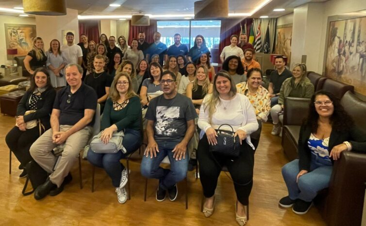 Diversa e rede Vila Galé capacitam 20 agentes em São Paulo 1 A operadora e rede de hotéis promoveram um café da manhã para treinar os profissionais sobre seus destinos (Divulgação/Diversa)