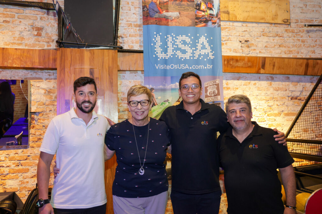 Douglas Diniz, Bárbara Picolo, Breno Golob e Sandro do Santos, da ETS
