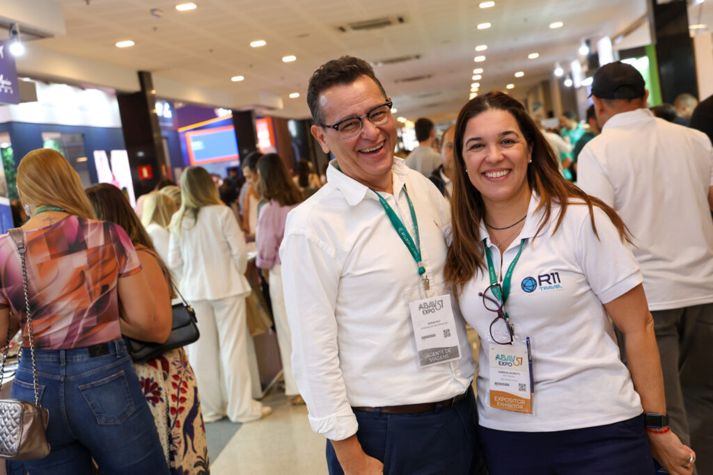 Édson Ruy, da Mondiale, e Sabrina Moretti, da R11