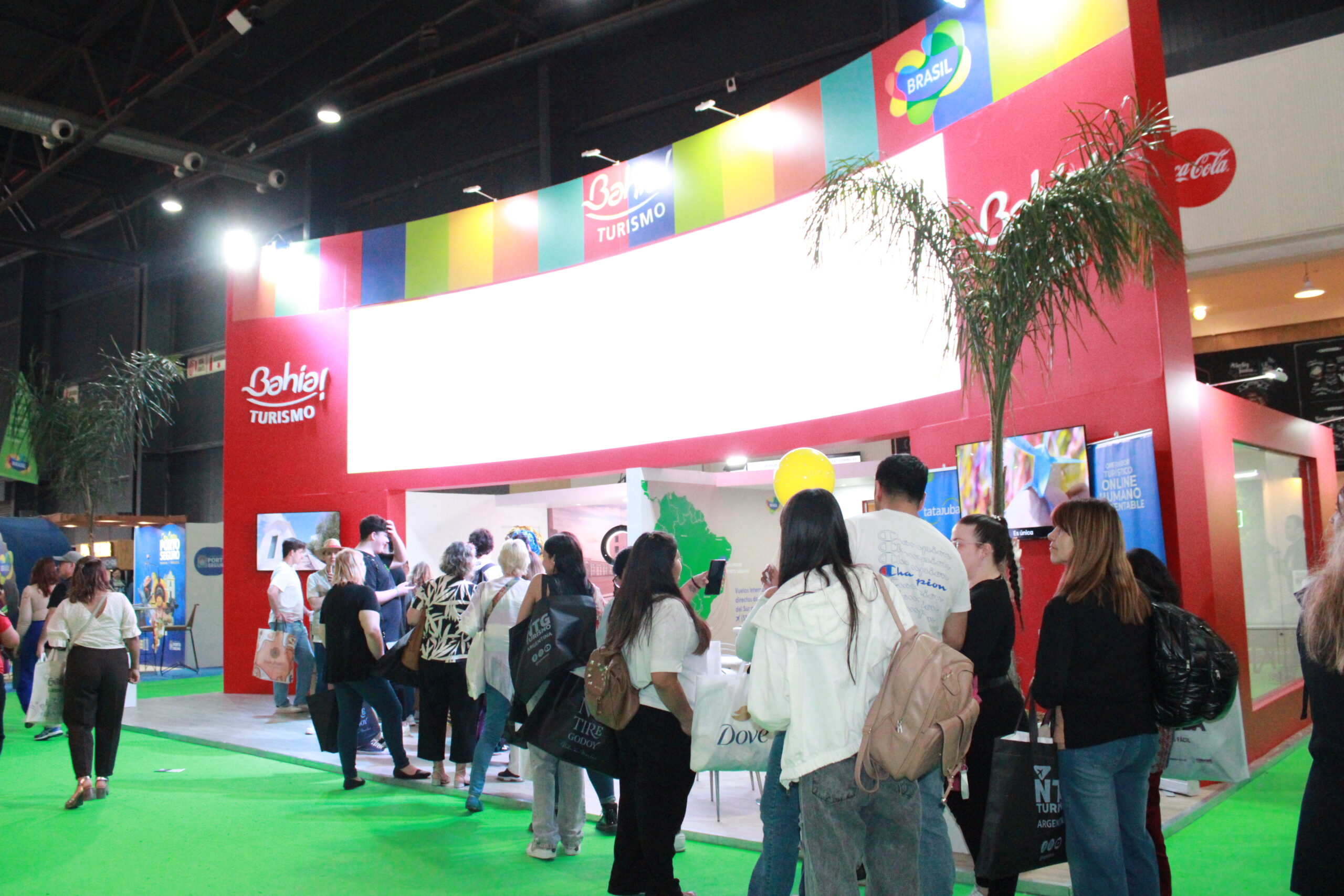 Estande da Bahia estava com filas para pegar fitas do Senhor do Bom Fim