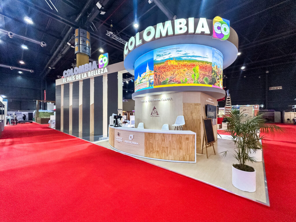 Estande da Colômbia na FIT 2024