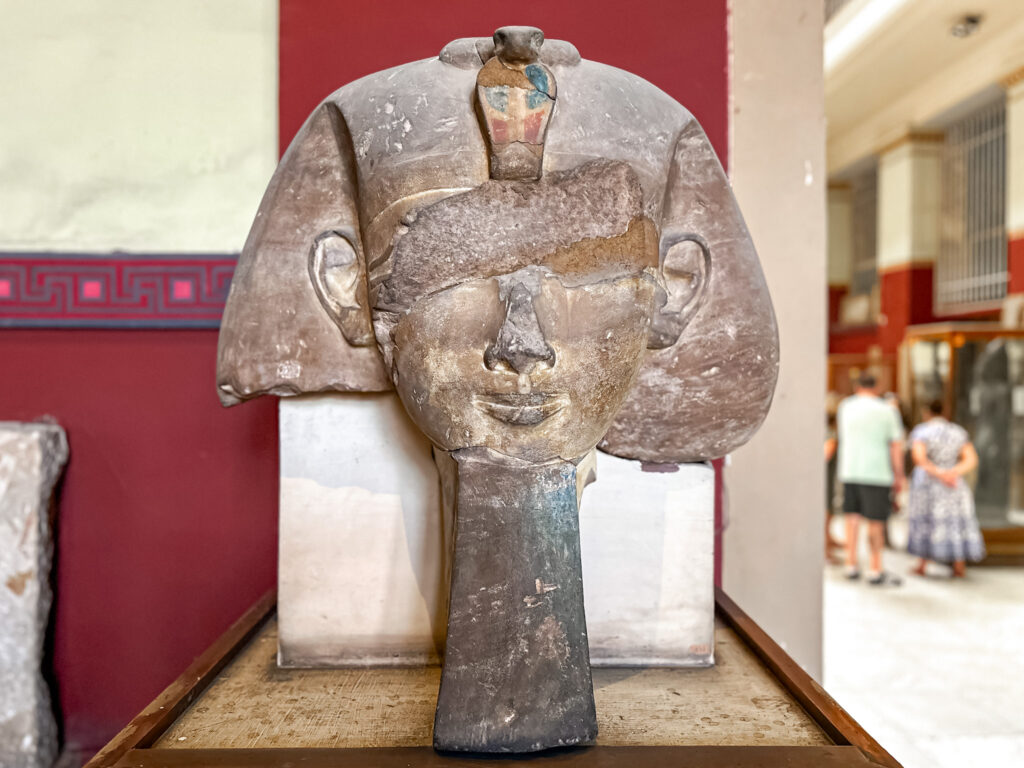 Estátua do antigo Egito