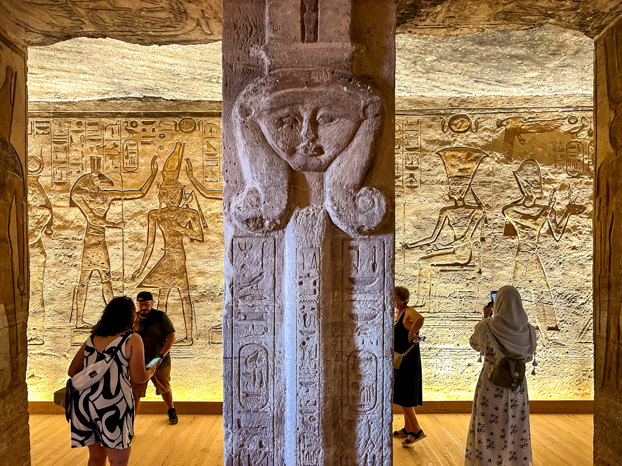 O Templo de Nefertari é uma manifestação do amor de Ramsés II por sua esposa favorita O Templo de Nefertari é uma manifestação do amor de Ramsés II por sua esposa favorita
