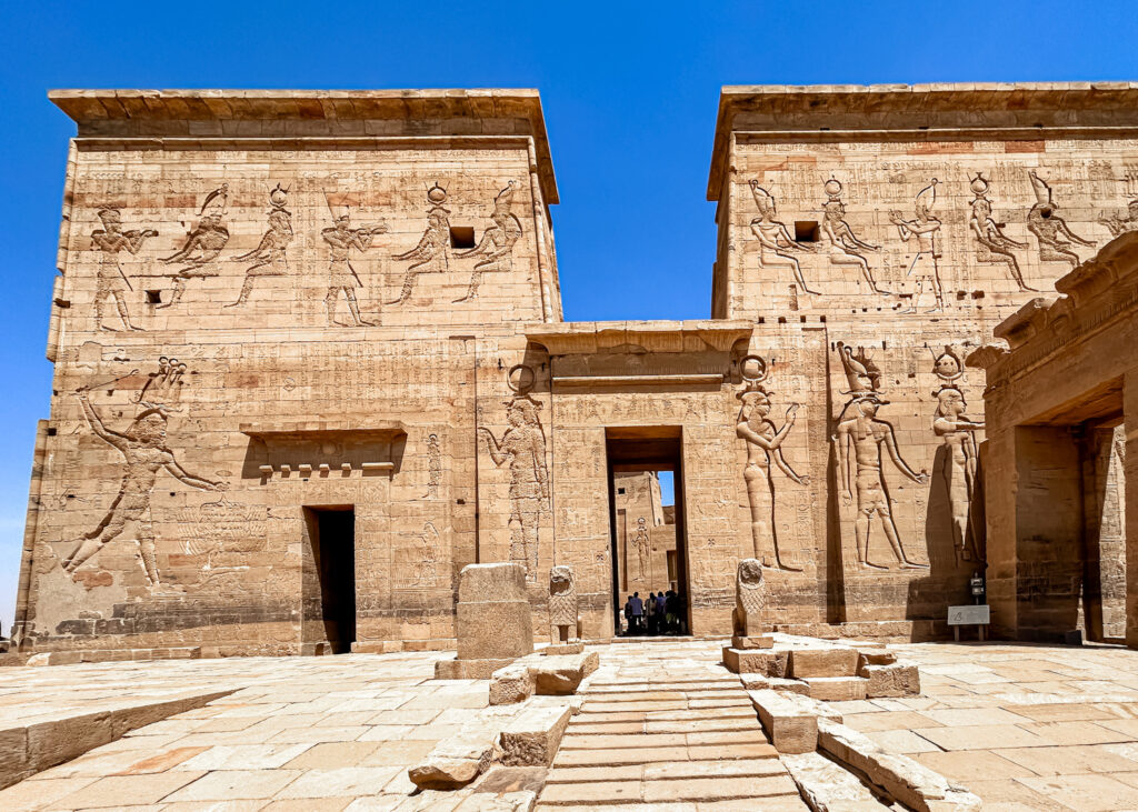 O Templo de Philae era um santuário para a deusa Ísis, símbolo da maternidade, da magia e da ressurreição O Templo de Philae era um santuário para a deusa Ísis, símbolo da maternidade, da magia e da ressurreição