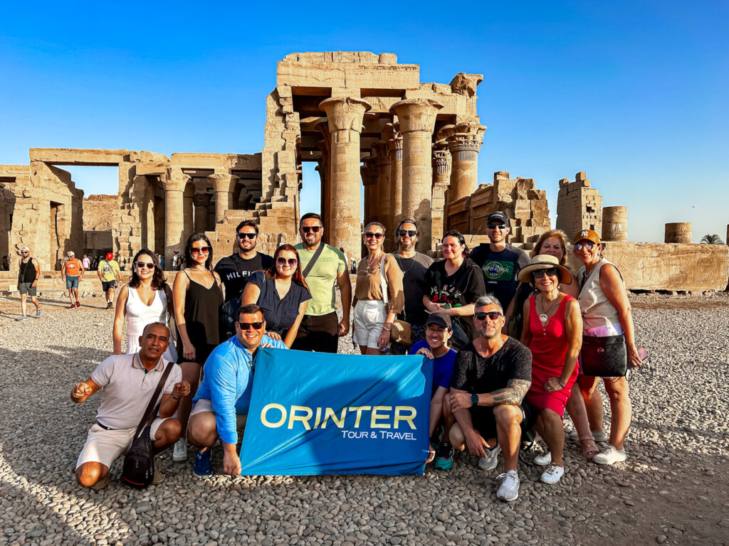Famtour da Orinter no templo de Kom Ombo Famtour da Orinter no templo de Kom Ombo