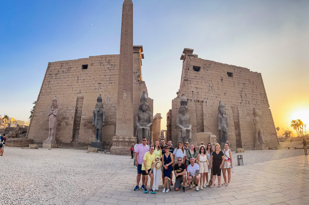 Famtour da Orinter no templo dedicado ao Deus Amon-Rá