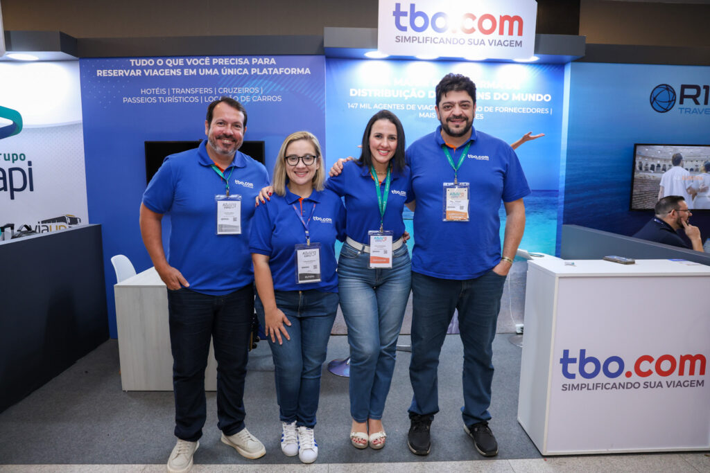 Felipe Cabral, Caroline Bergoce, Suellen Bandeira, e Henrique Rolim, da TBO.com