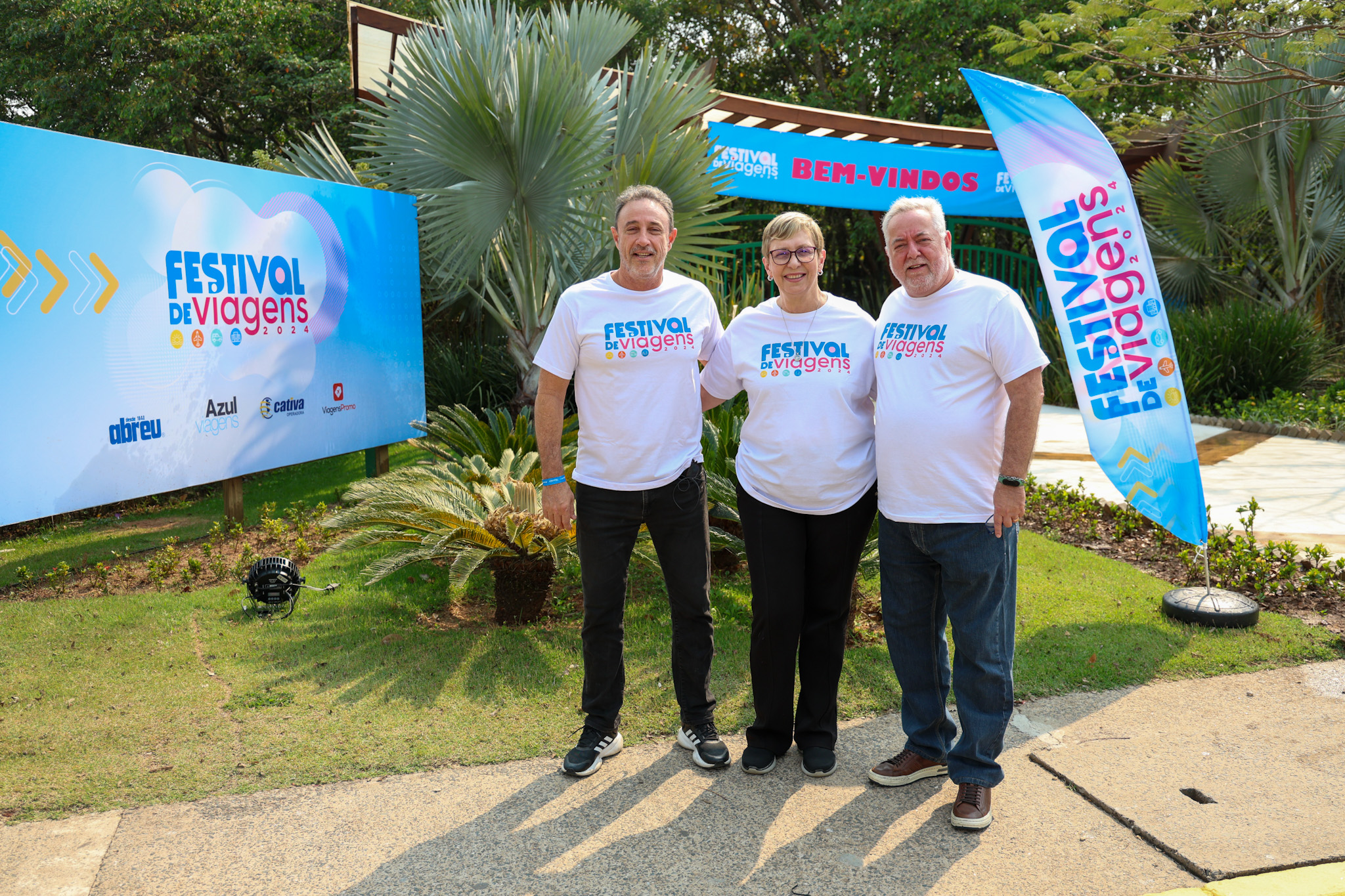 Fernando Ciavolella, Bárbara Picolo e Michael Barkoczy, do Festival de Viagens