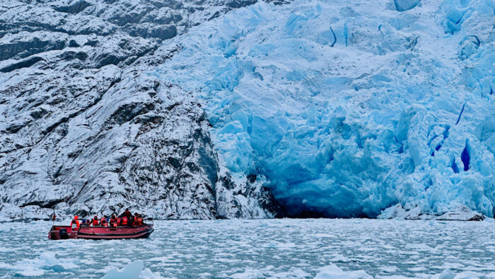 Parceria entre Patagonia Experience e Skorpios oferece cruzeiros exclusivos para brasileiros no chile 1 A temporada de cruzeiros Skorpios pela Patagônia vai de outubro a abril (Divulgação/Patagonia Experience)