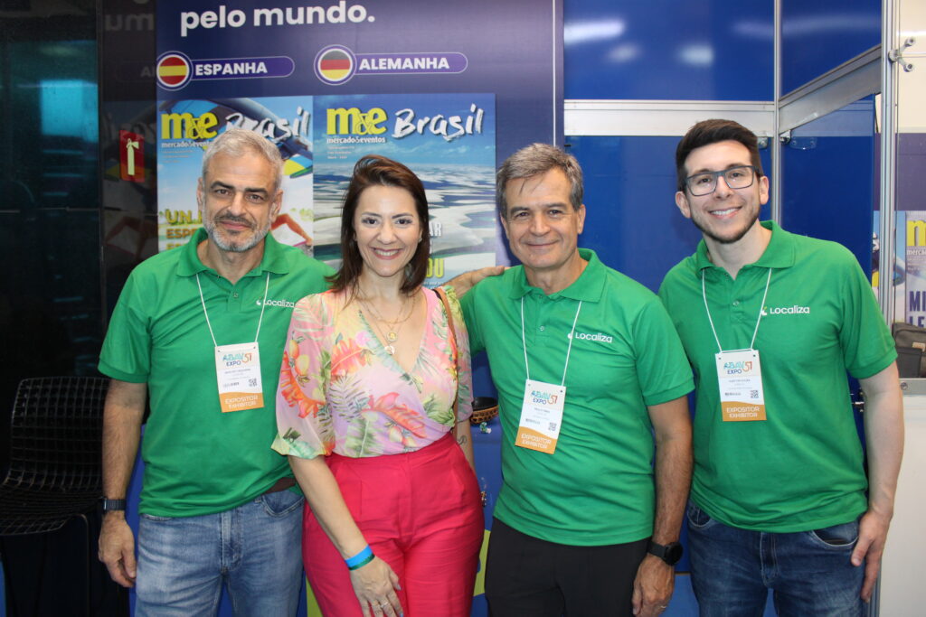 Luana Nogueira, da Alagev, entre Augusto Bezerra, Paulo Pires, e Cleyton Souza, da Localiza