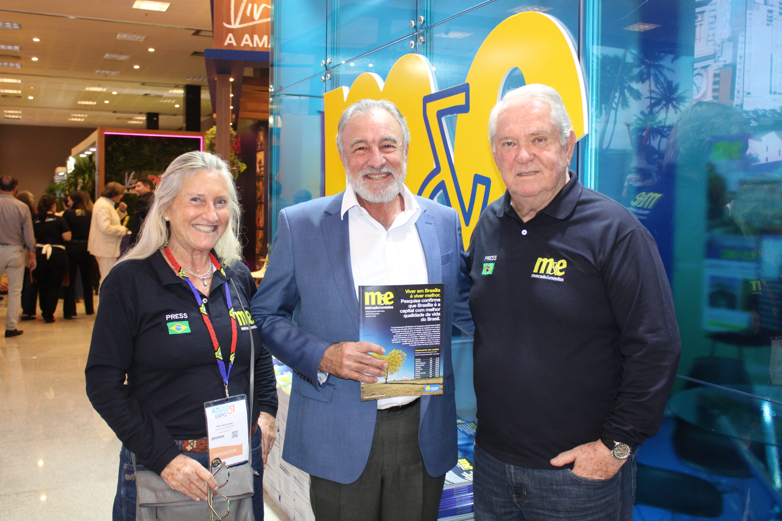 Celso Guelfi, da GTA com Rosa Masgrau e Roy Taylor, do M&E