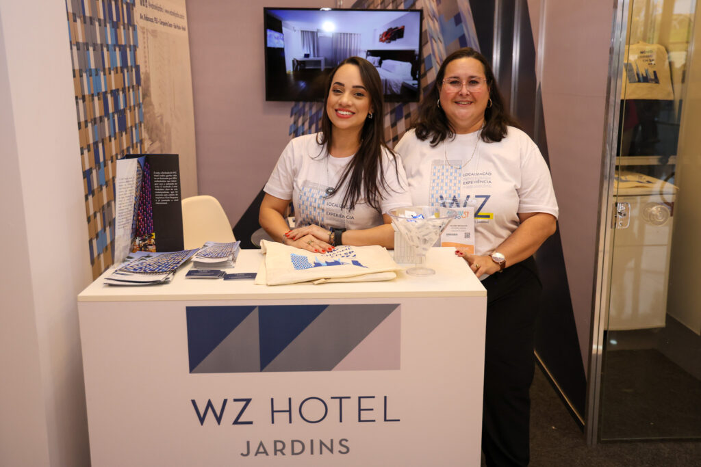 Iara Pinheiro e Helena Mesquita, do WZ Hotel
