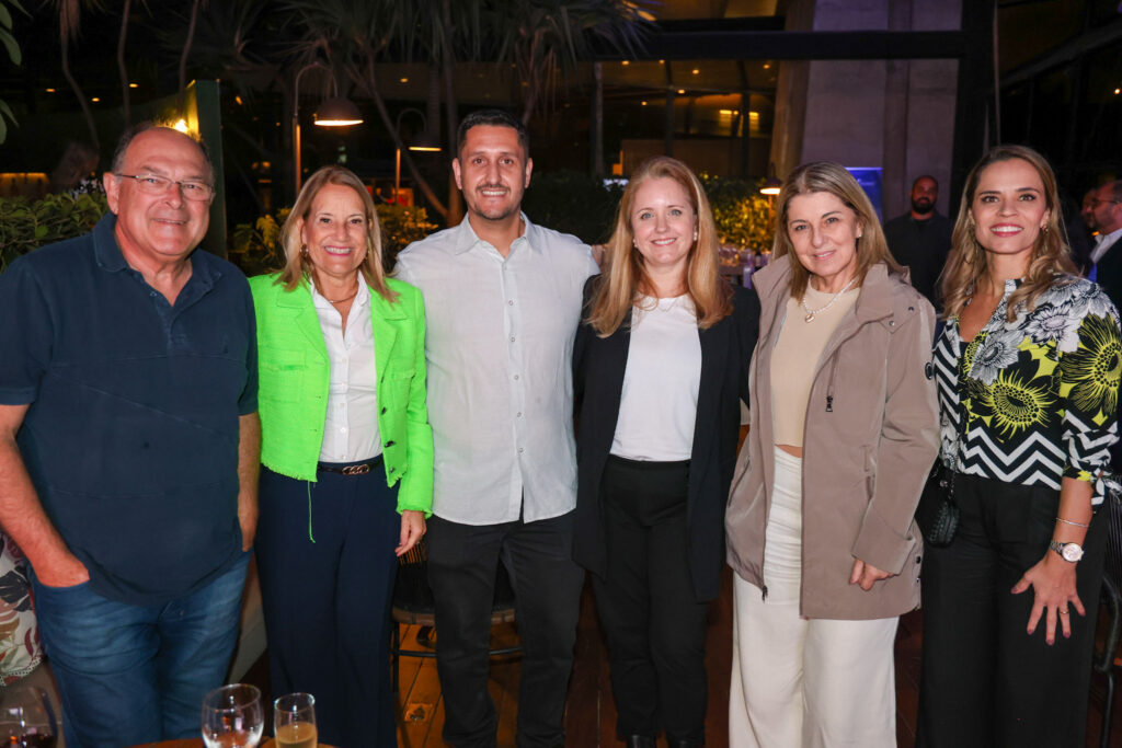 Ivan Rodrigues, da Interglobe Turismo, Maria Telma, Exupery Viagens, Arthur Fernando, da R11, Carla Calabre, da Exupery Viagens, Marzi Medina, da HN Tour Santos e Lilian Meireles, da R11