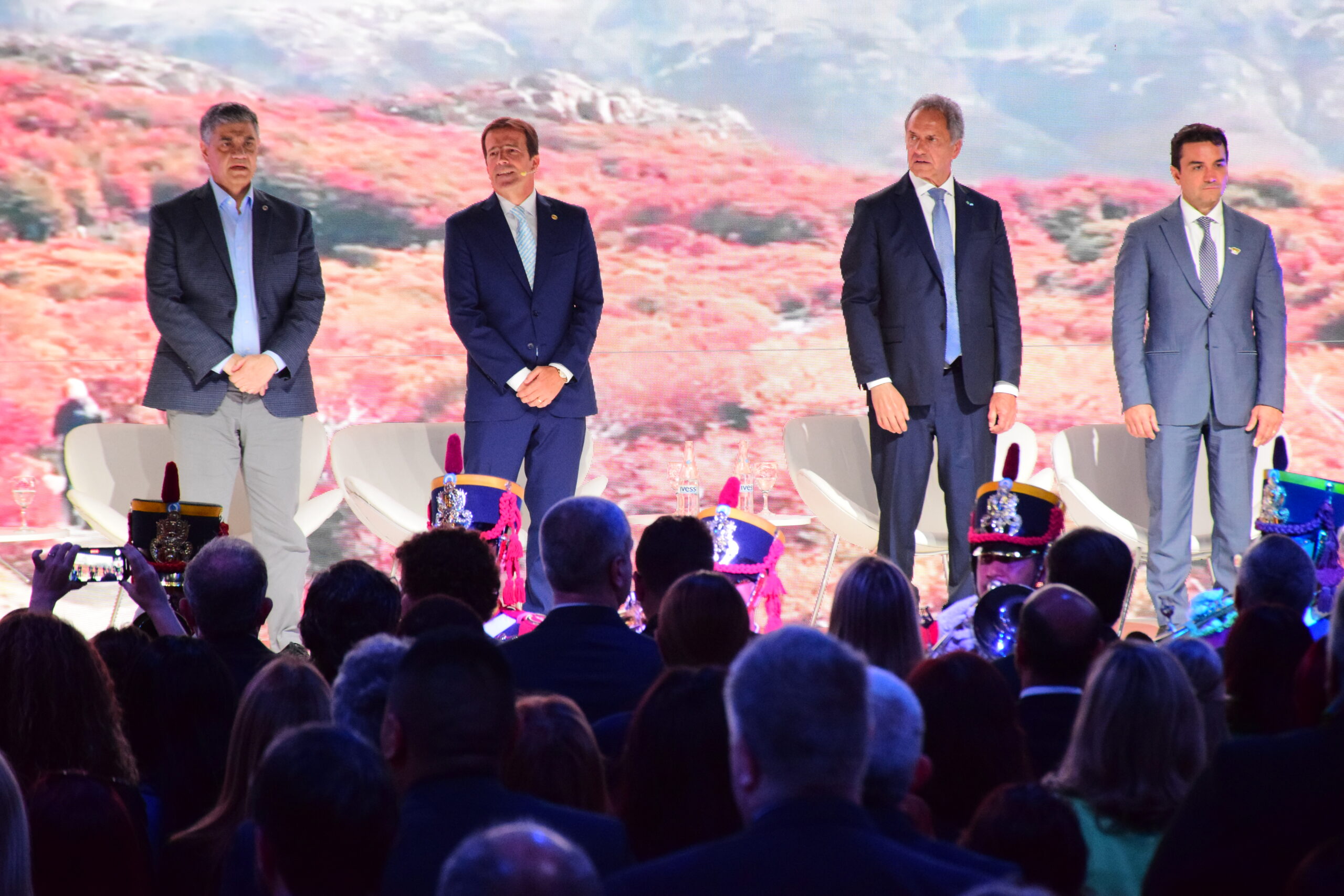 Jorge Macri, chefe do Governo de Buenos Aires, Andrés Deyá, presidente da FIT, Daniel Scioli, secretário de Turismo da Argentina, e Celso Sabino, ministro do Turismo do Brasil
