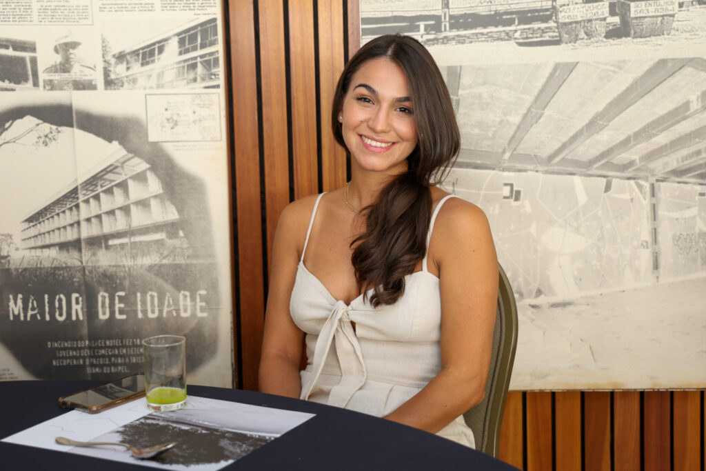 Juliane Flaeschen, Traveling Tour