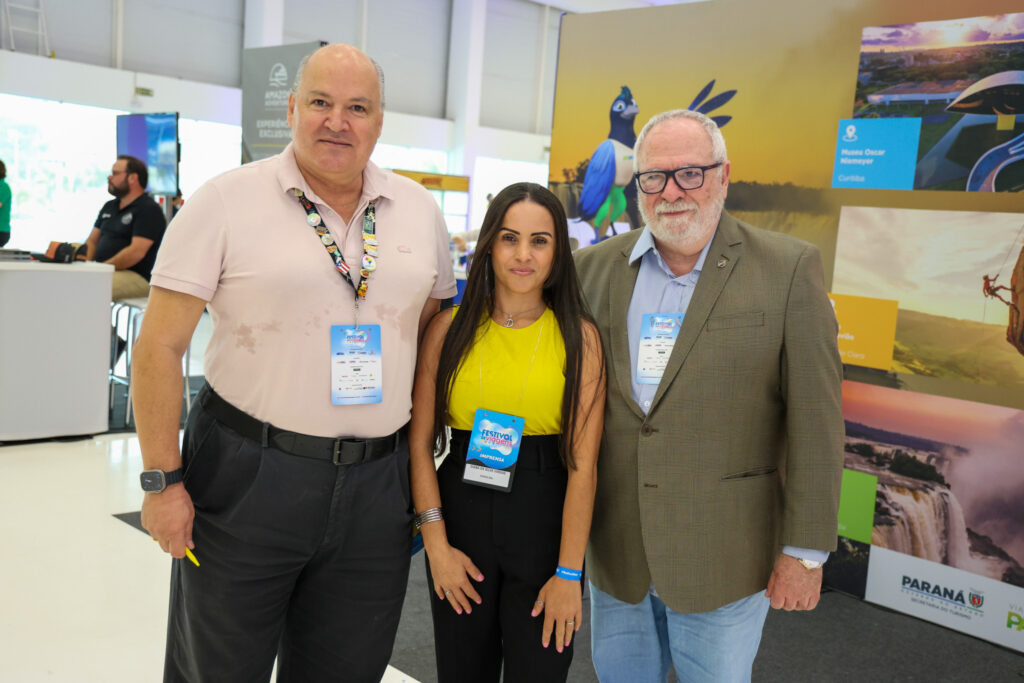 Luís Calle, do Hotéis Sol Caribe SAN Andrés, Diana da Silva e Aristides Cury, do Skal-SP