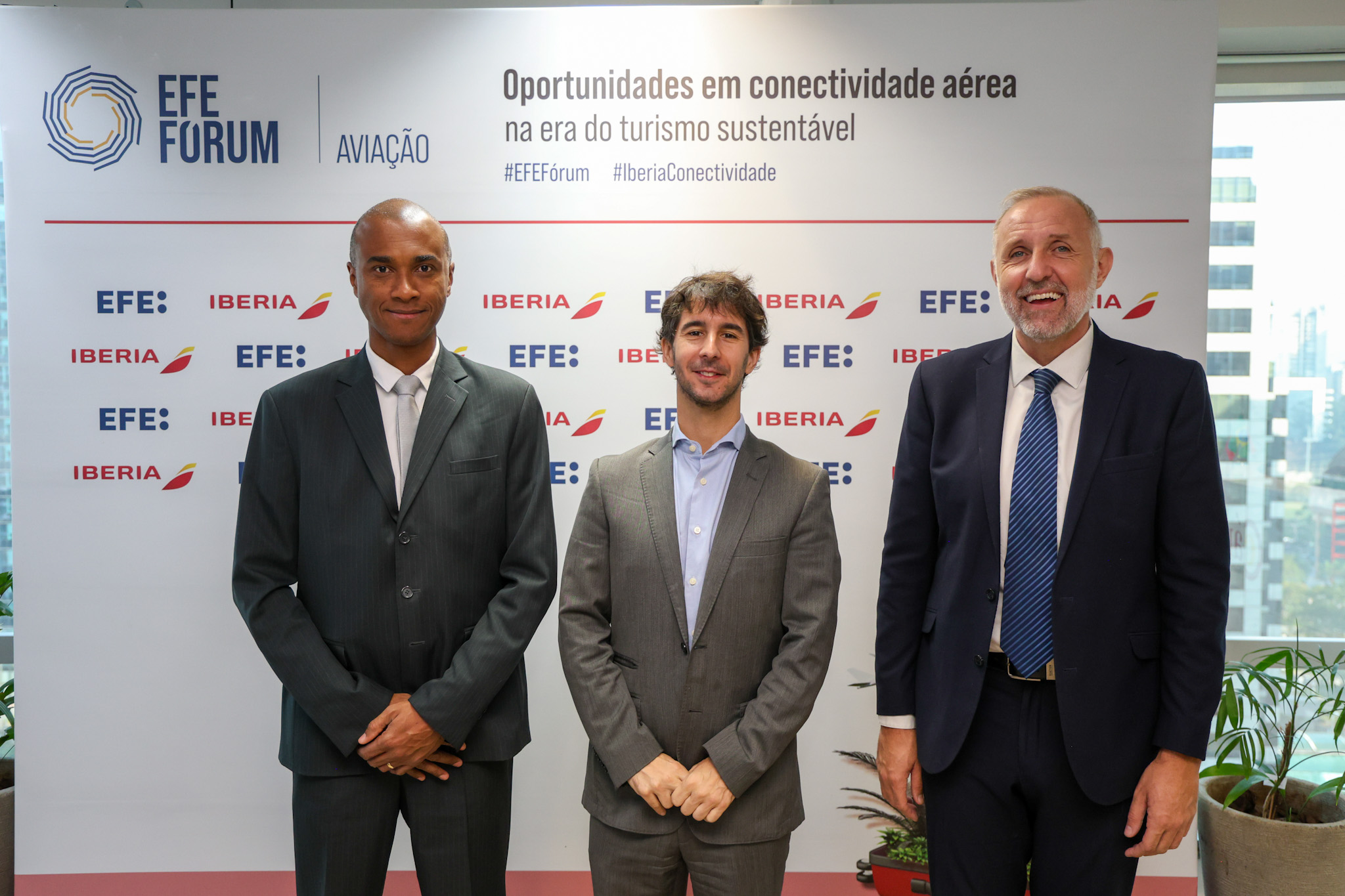 Luís Sobrinho, da Setur-SP, João Pita, do GRU AirPort e Gustavo Esusy, da Ibéria
