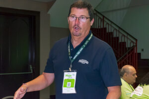Luiz Júnior, de Kissimmee em apresentação na rodada de negócios