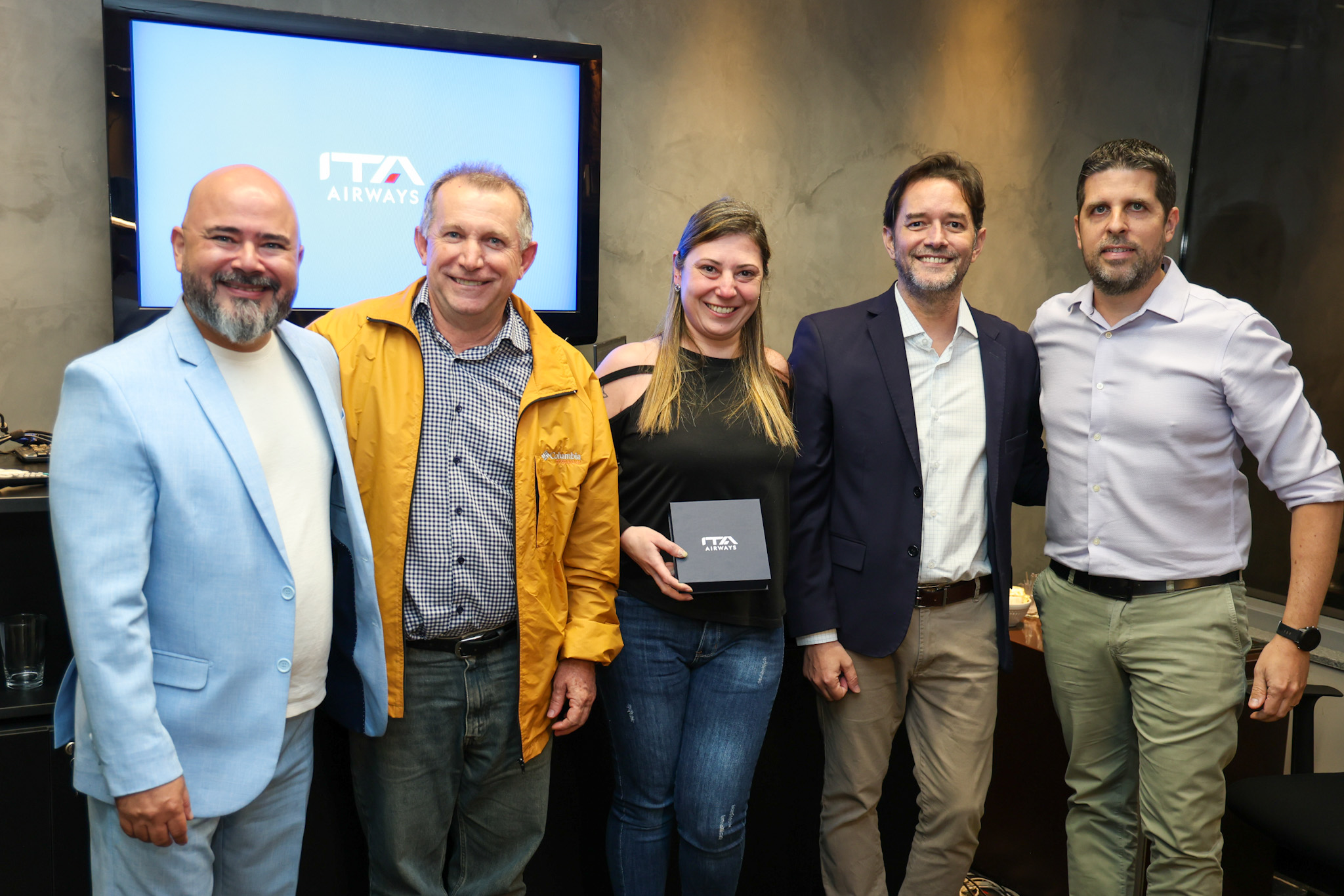 Luiz Quaggio, Daniel Castanho e Soraya Romano, da Ancoradouro, entre Murilo Cassino e Diego Lopes, da ITA Luiz Quaggio, Daniel Castanho e Soraya Romano, da Ancoradouro, entre Murilo Cassino e Diego Lopes, da ITA