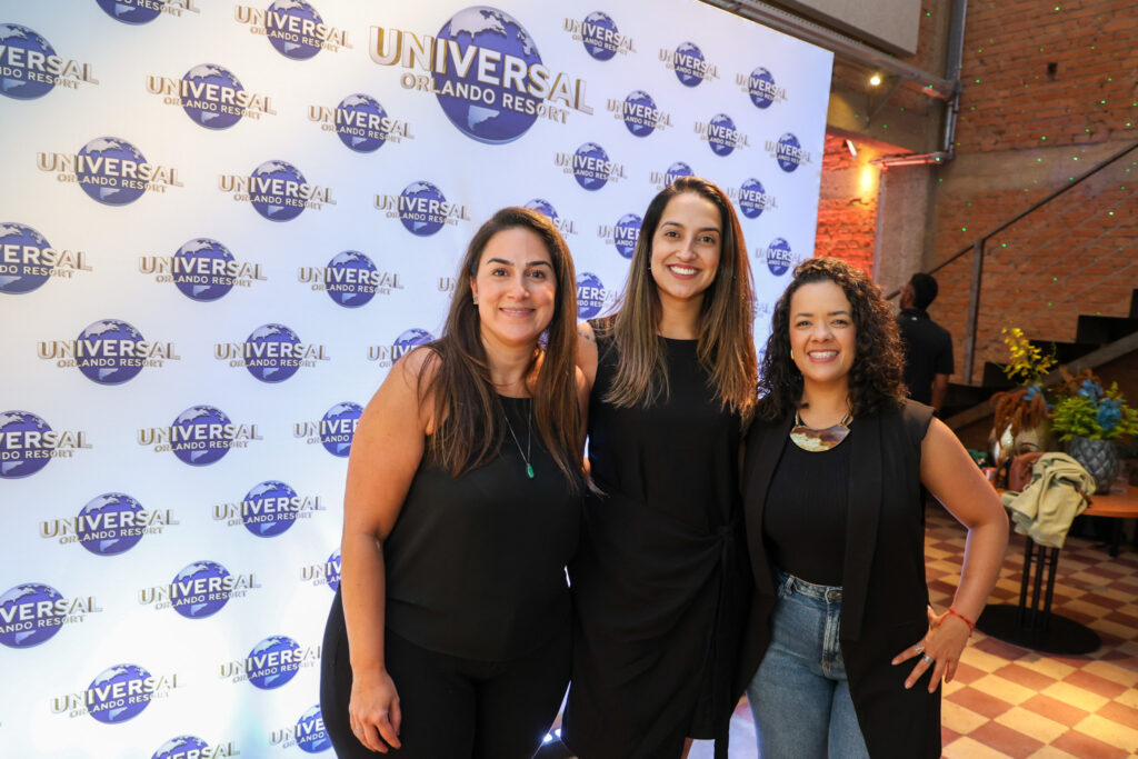 Luiza Leopoldo e Nathalia Vicente, da Smiles Viagens e Danielle Alves, da Simões Viagens