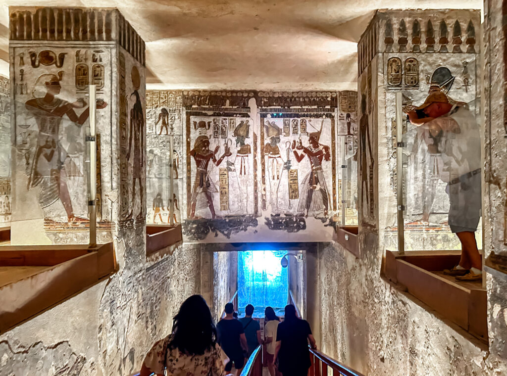 Mais do que decorar, as pinturas contam histórias