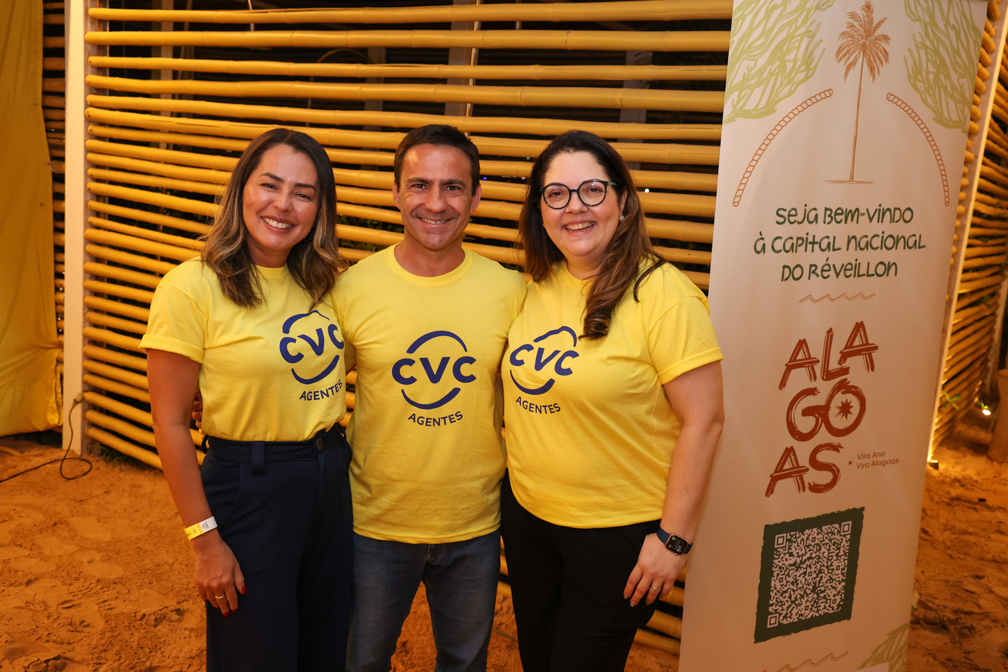 Marcela Sacramento, da CVC Corp, Rogério Mendes, da CVC Agentes, e Fernanda Franco, da CVC Corp Marcela Sacramento, da CVC Corp, Rogério Mendes, da CVC Agentes, e Fernanda Franco, da CVC Corp