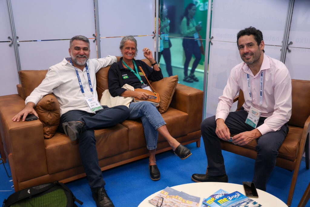 Marcelo Pateli, da Ethos Turismo, Mari Masgrau, do M&E, e Diego Donato, da Paximum