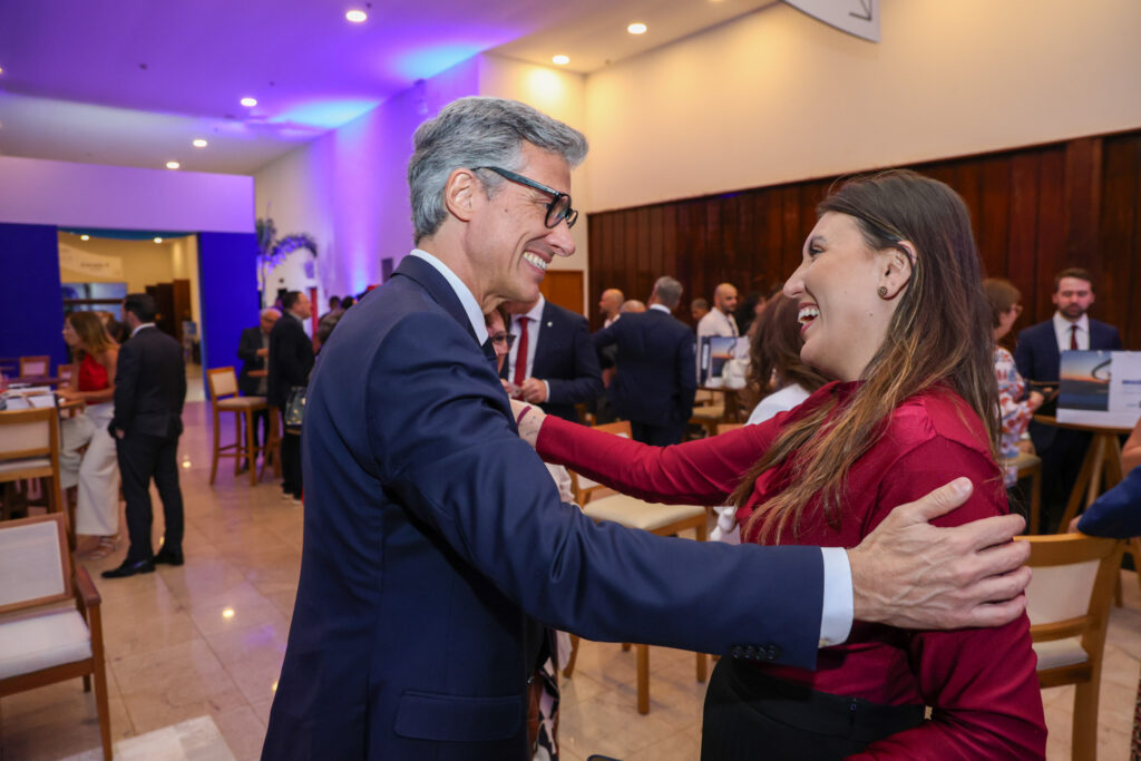 Marco Ferraz, da Clia Brasil, e Ana Carla, do MTur